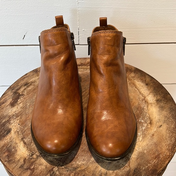 Lucky Brand Basel Booties - Sz: 7, Cognac, Leather - Picture 2 of 15